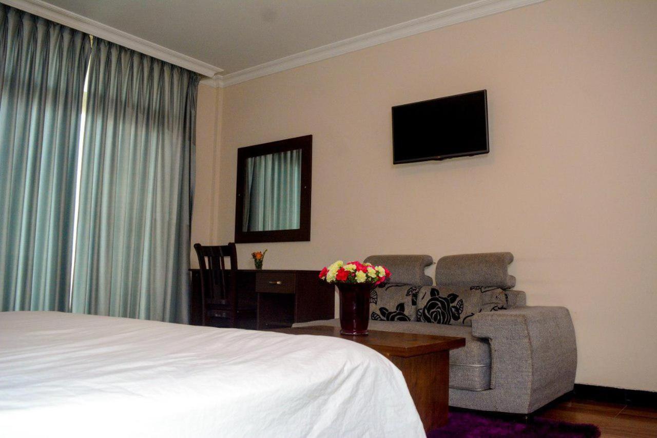 Melodie Hotel Addis Ababa Exterior foto